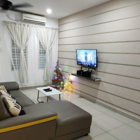 Setia Home Sitiawan Ktv 12+4 Pax Luaran gambar