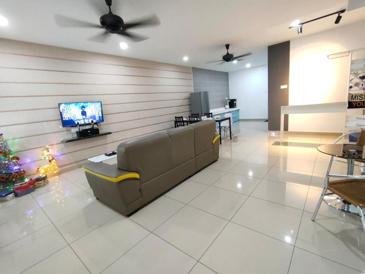 Setia Home Sitiawan Ktv 12+4 Pax Luaran gambar
